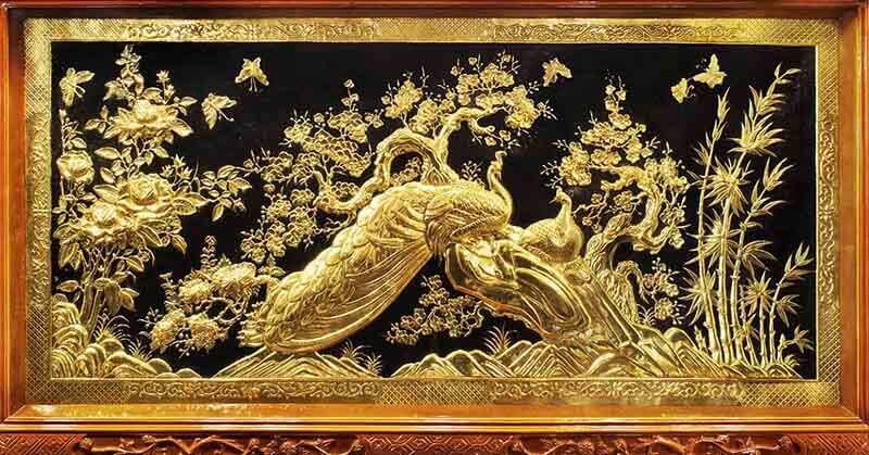 Tranh chim công dát vàng 24k