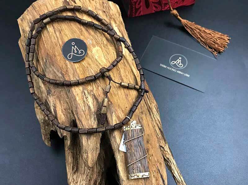 tháng cô hồn nên mang theo gì trong người