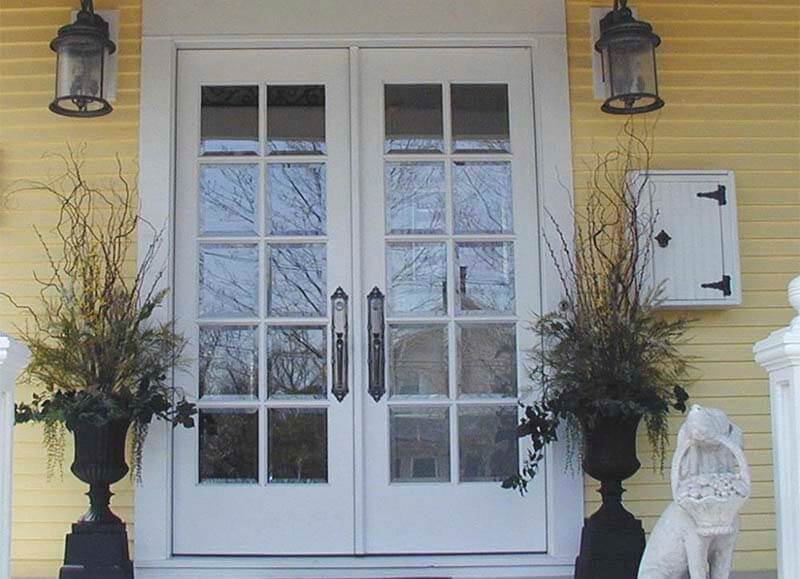 Bố trí, trang trí cửa ra vào