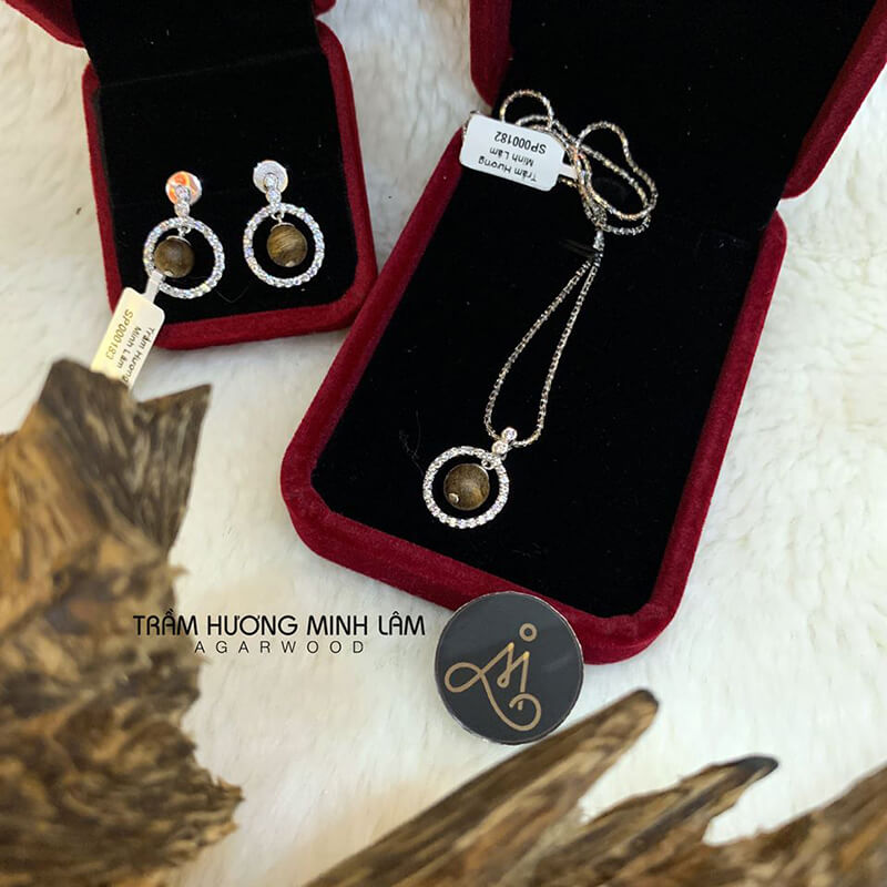 Bộ Trang sức trầm hương 1